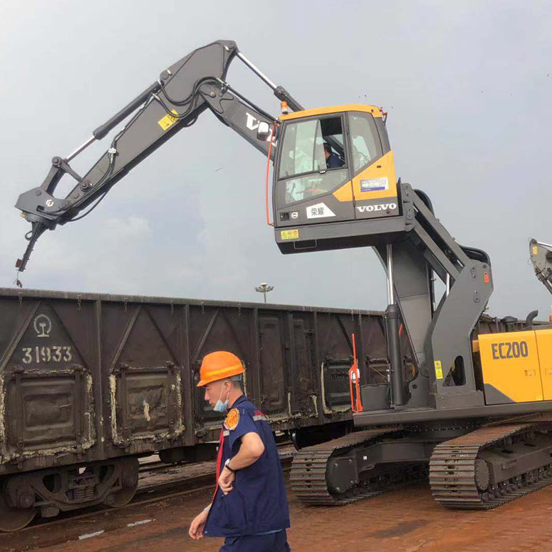 沃爾沃升降駕駛室施工現場